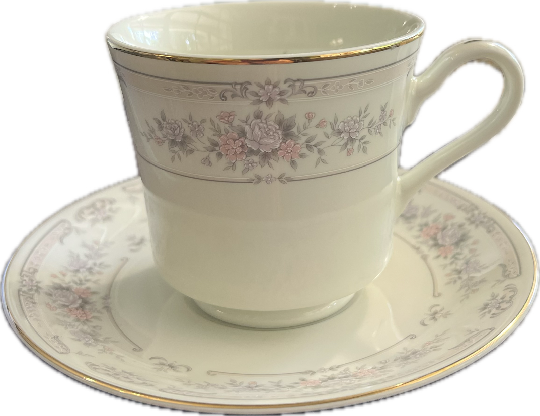 Antique Lace by Royal Limited - Dinner Plate - 1 available
