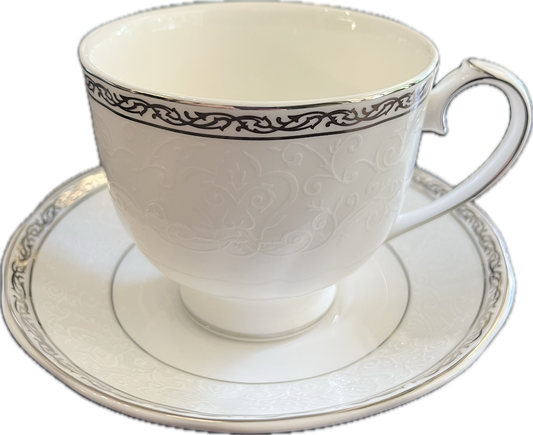 Queen's Lace by Wedgwood - Teacup & Saucer - 1 available