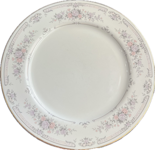 Antique Lace by Royal Limited - Dinner Plate - 1 available