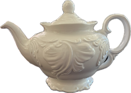 Seraphine White by Peppertree Tabletops - Teapot - 1 available