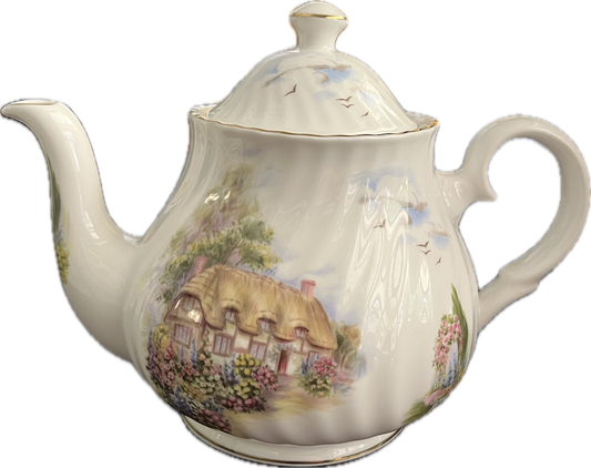 English Cottage by Heirloom - Teapot - 1 available